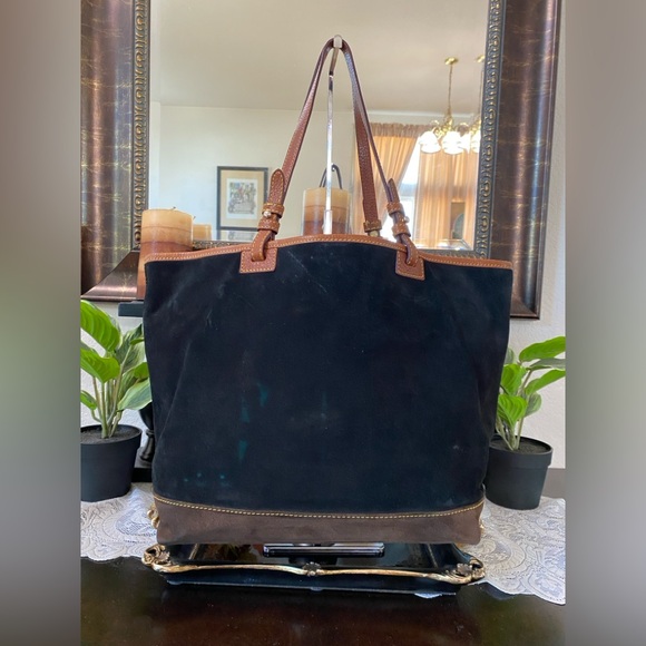 Dooney & Bourke Vintage Classic Black and Brown Suede Leather Tote Bag, Med - Picture 7 of 16